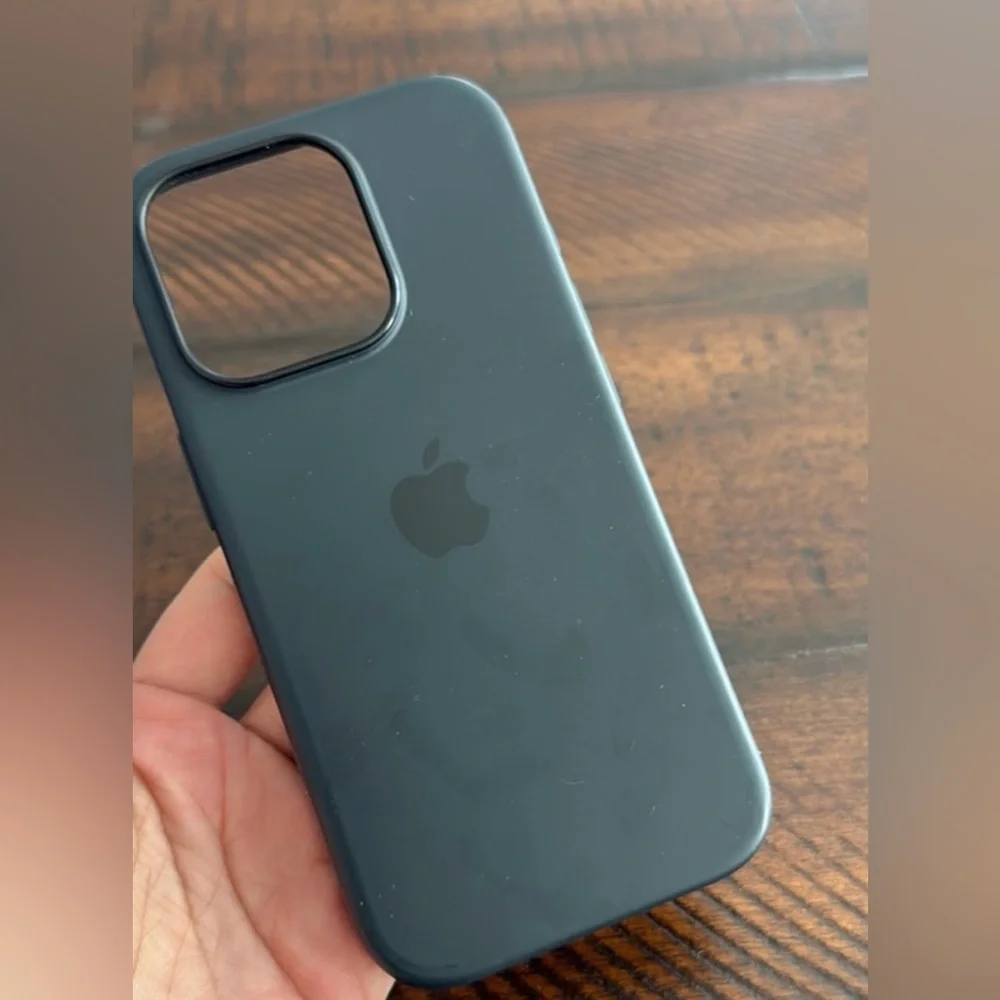 Iphone 16 pro black case Apple